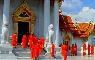 wat benjamabopit bangkok tailândia monks