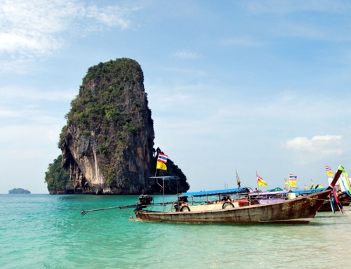 Railay Beach, uma das praias mais populares da Tailândia